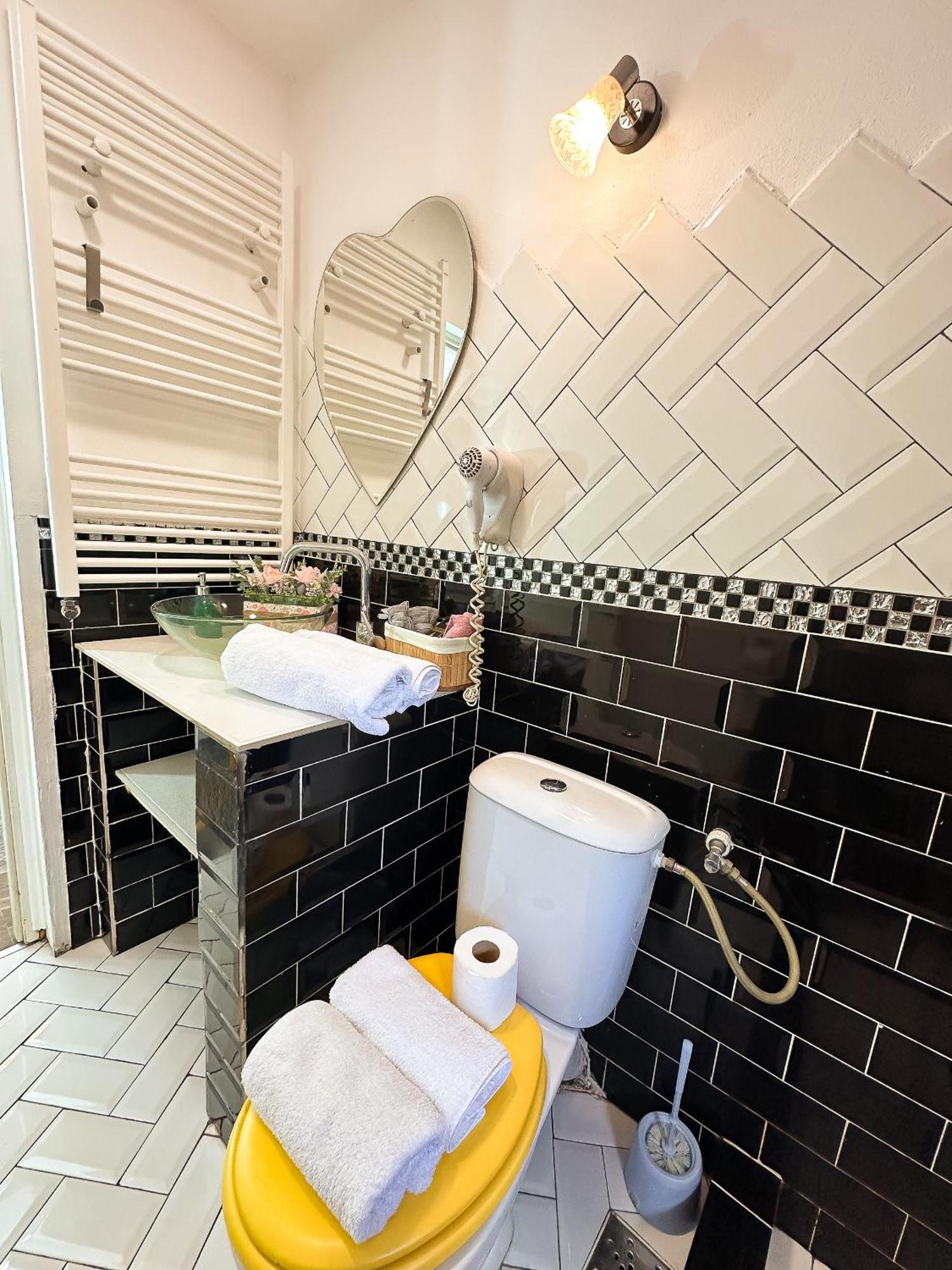 The Vintage - Wonderful Apartment In Best Location ไกรโอวา ภายนอก รูปภาพ