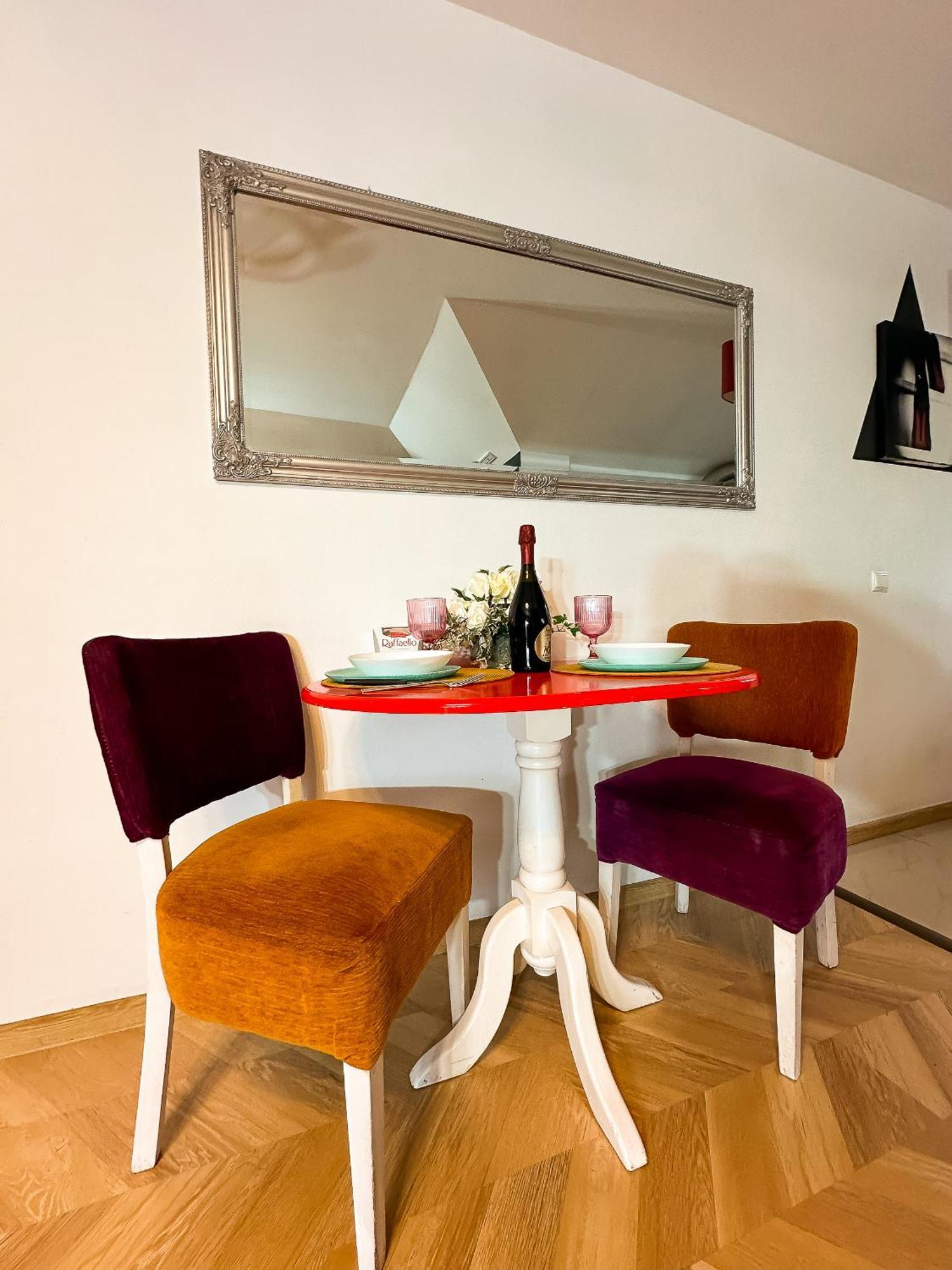 The Vintage - Wonderful Apartment In Best Location ไกรโอวา ภายนอก รูปภาพ