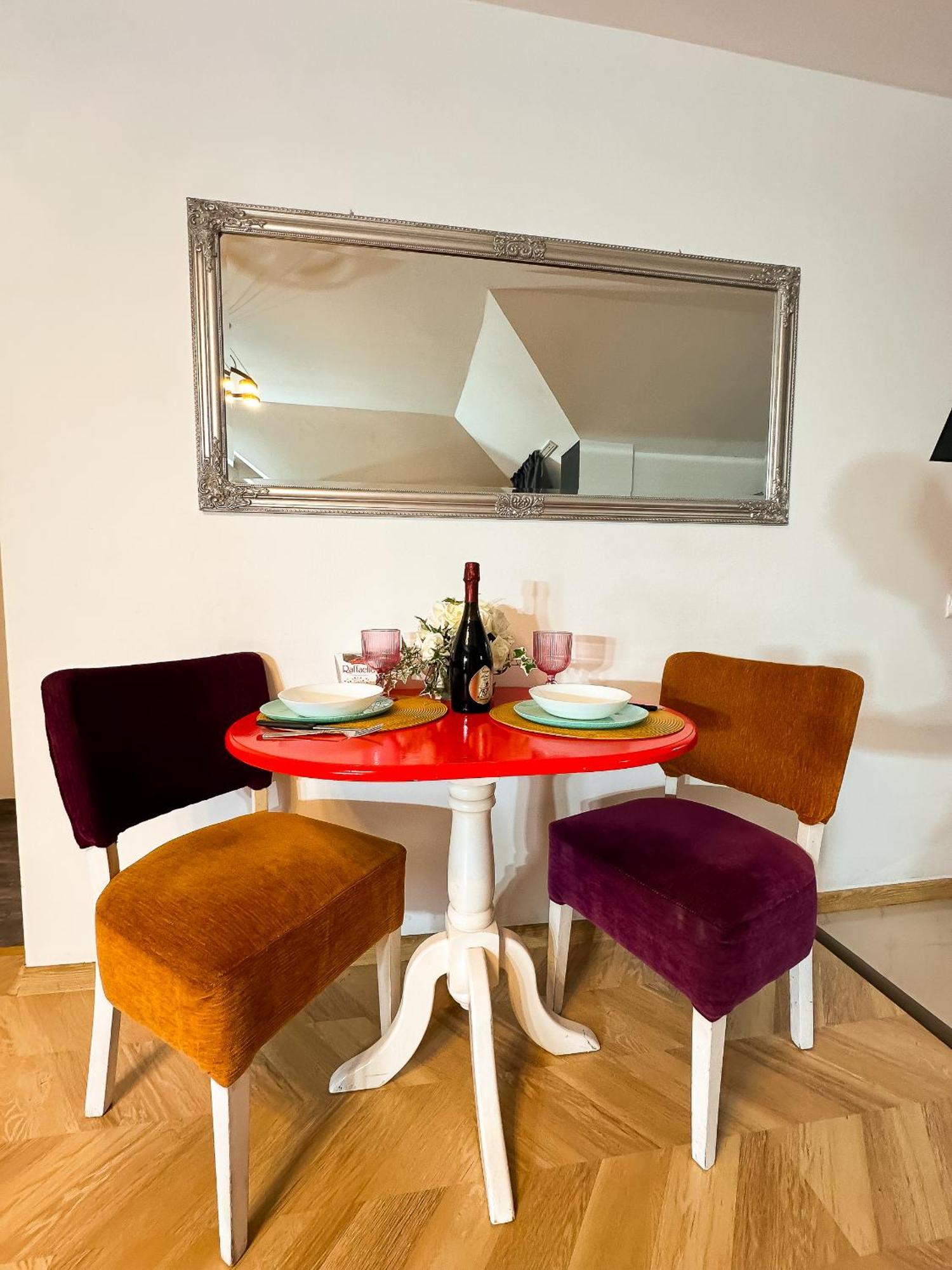 The Vintage - Wonderful Apartment In Best Location ไกรโอวา ภายนอก รูปภาพ